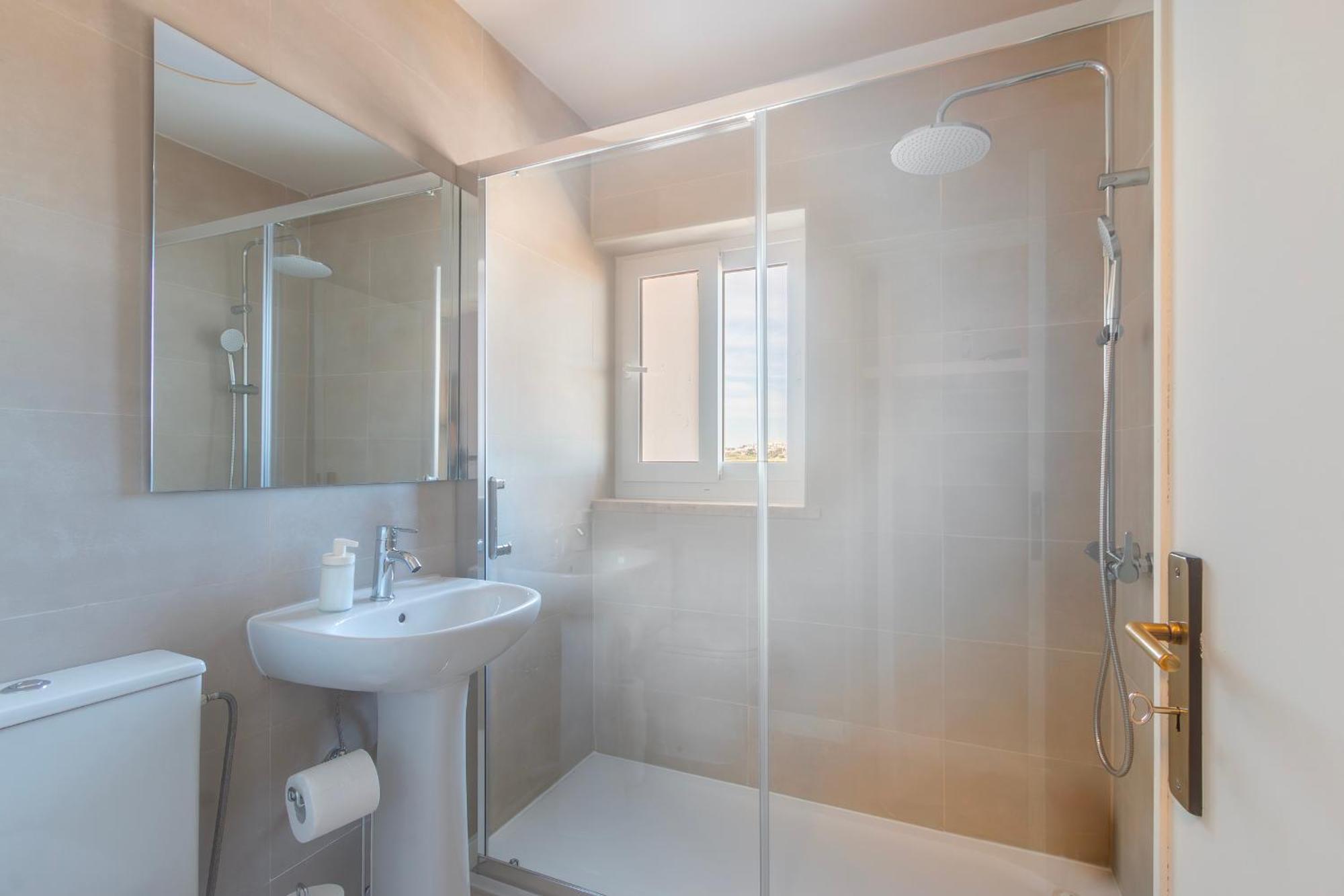 Retreat Villa, Full Amenities, Up To 40ppl Lisbon