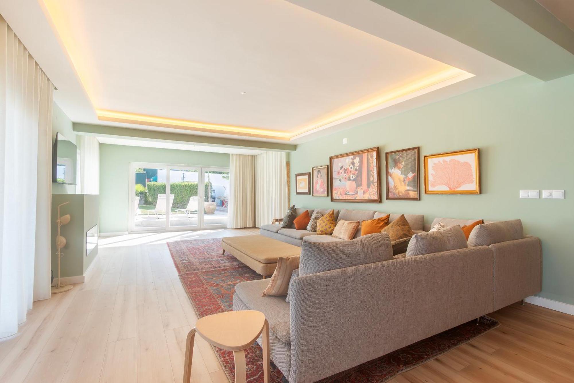 Villa Retreat Villa, Full Amenities, Up To 40ppl Lisbon
